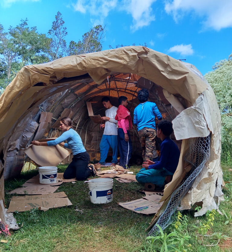 Você já estudou sobre a pré-história dentro de uma caverna ?