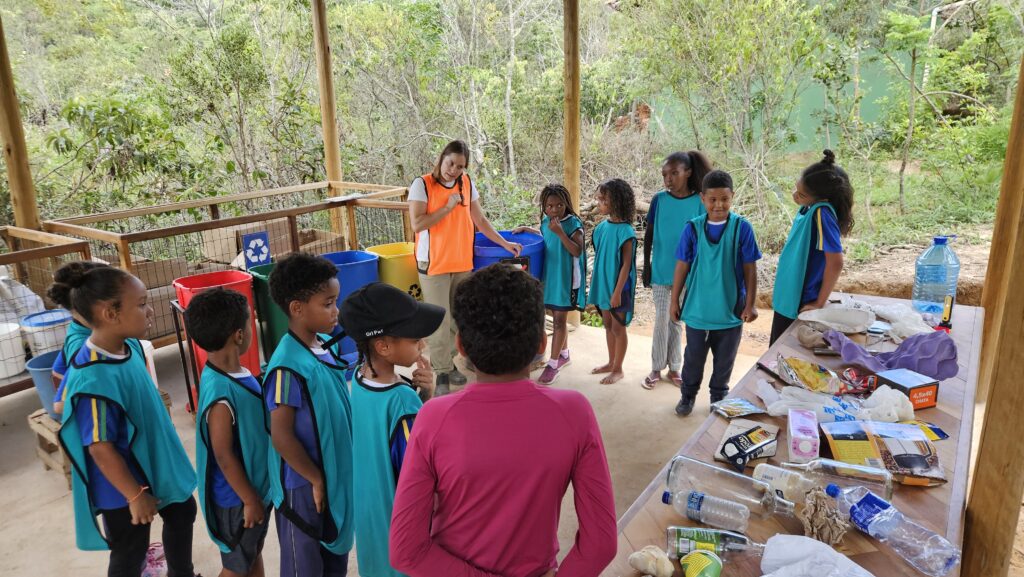 Dando as boas-vindas para escolas da região